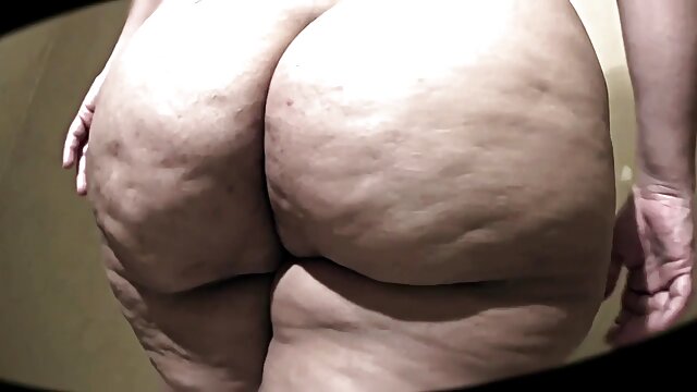 Hilfe !! Wer ist mere et fille lesbienne video diese Geile Frau