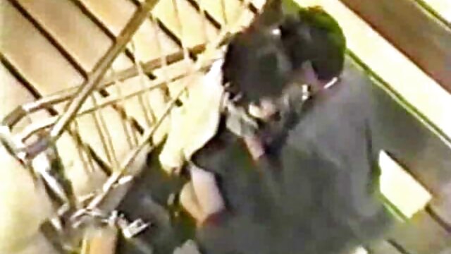 Lady Dee dégoulinant mere et fille lesbienne video de sperme dans le cul de tous les trous