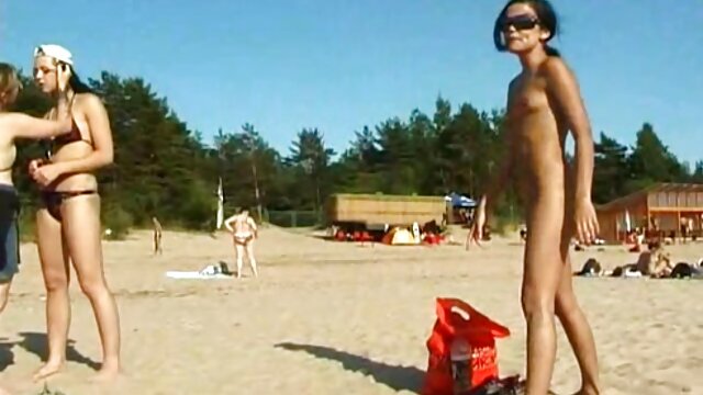 Vieille femme plaît à deux garçons bites adolescentes maman lesbienne porn