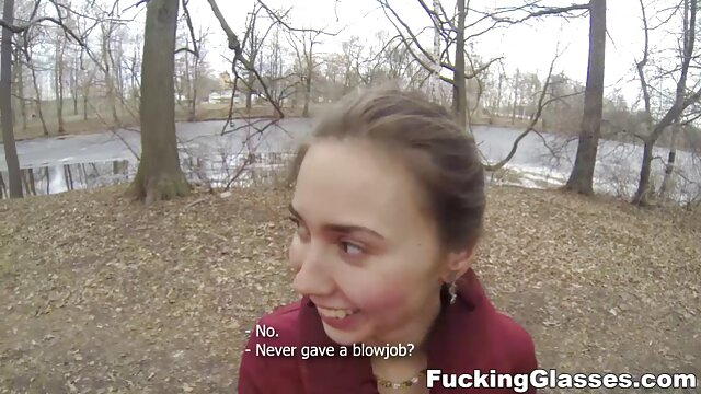 bite à sucer mere lesbienne seduit sa fille mûrit