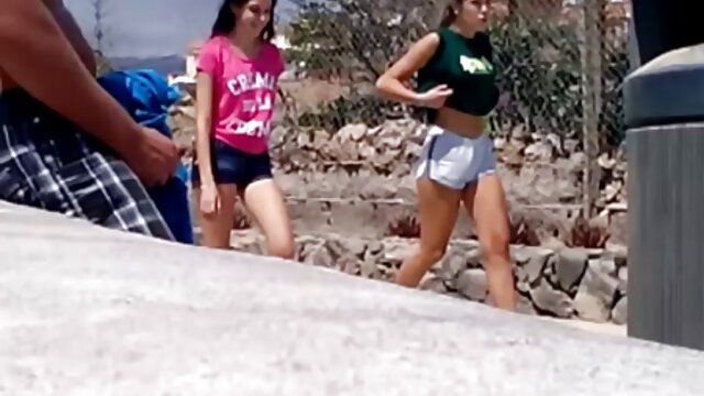 Orgie échangiste hardcore mere lesbienne seduit sa fille
