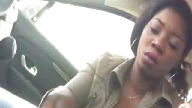 Suce mes gouines mere fille orteils pendant qu'il baise ma chatte