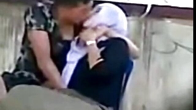 Les lesbiennes chaudes video lesbienne mere et fille du porno Alison et Mia se font jouir