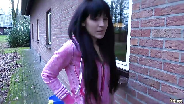trois filles qui passent un moment vraiment video mere et fille lesbienne fou