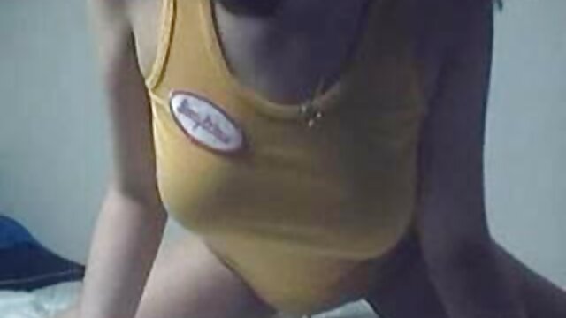 Une mature allemande se joint à un plan à trois avec lesbienne avec sa belle mere sa femme et son mari MILF