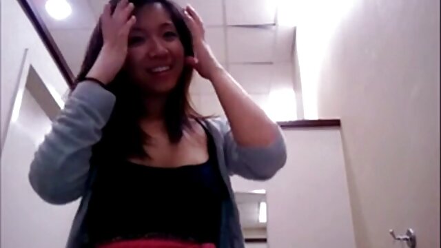Compilation de parodies de films VRCosplayX XXX en POV mere et fille lesbienne porn VR, partie 2