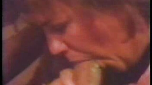 Caresse cette bite gouine mere et fille vraiment bien