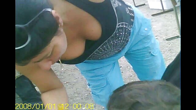 Mes collants vous mere lesbienne initie sa fille rendront dur JOI